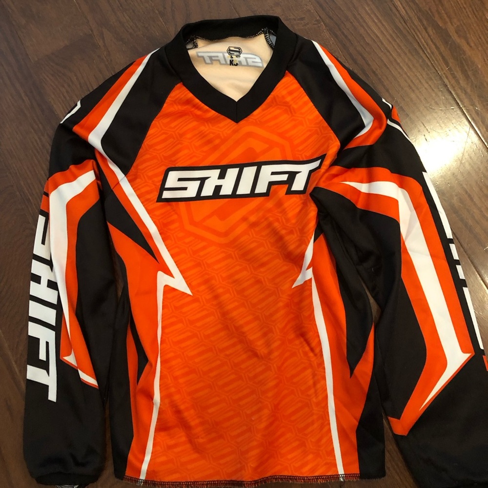 ATV riding shirt in good condition. Size kids small